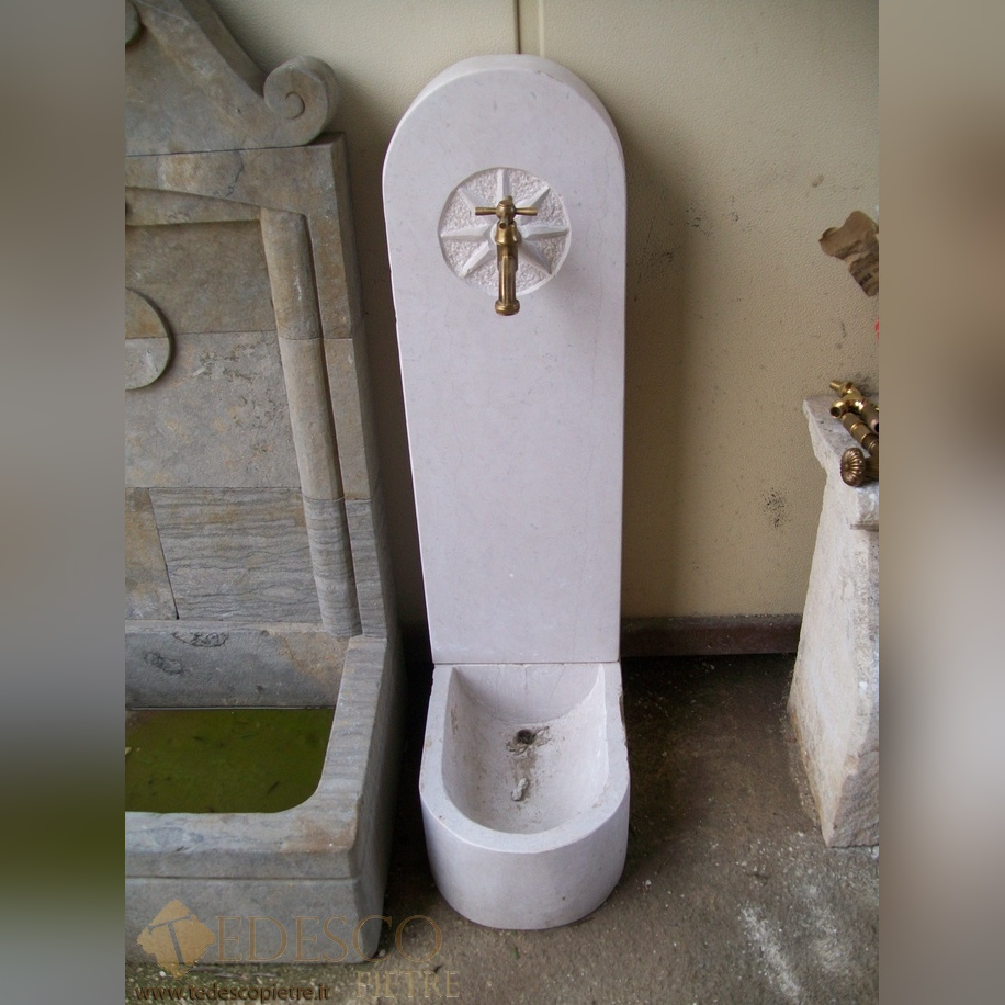 fontana-in-pietra-pugliese-2026