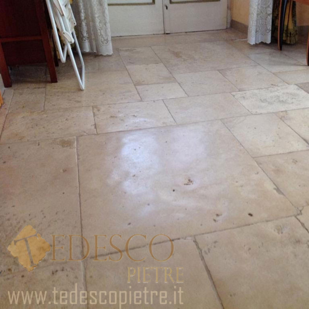 pavimento-in-pietra-antica-pugliese-doc-0001