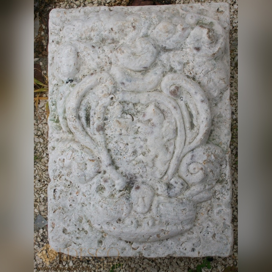 stemmi-realizzati-con-pietre-antiche-3608