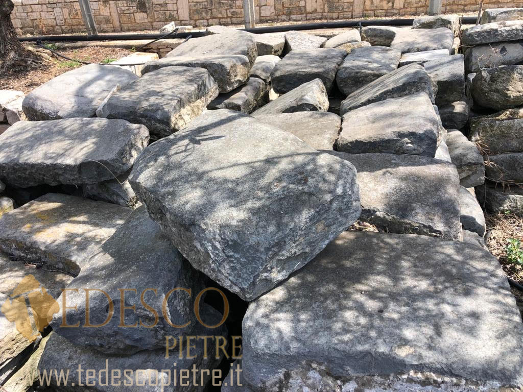 Pavimento antico di Pietra Lavica - immagine 4