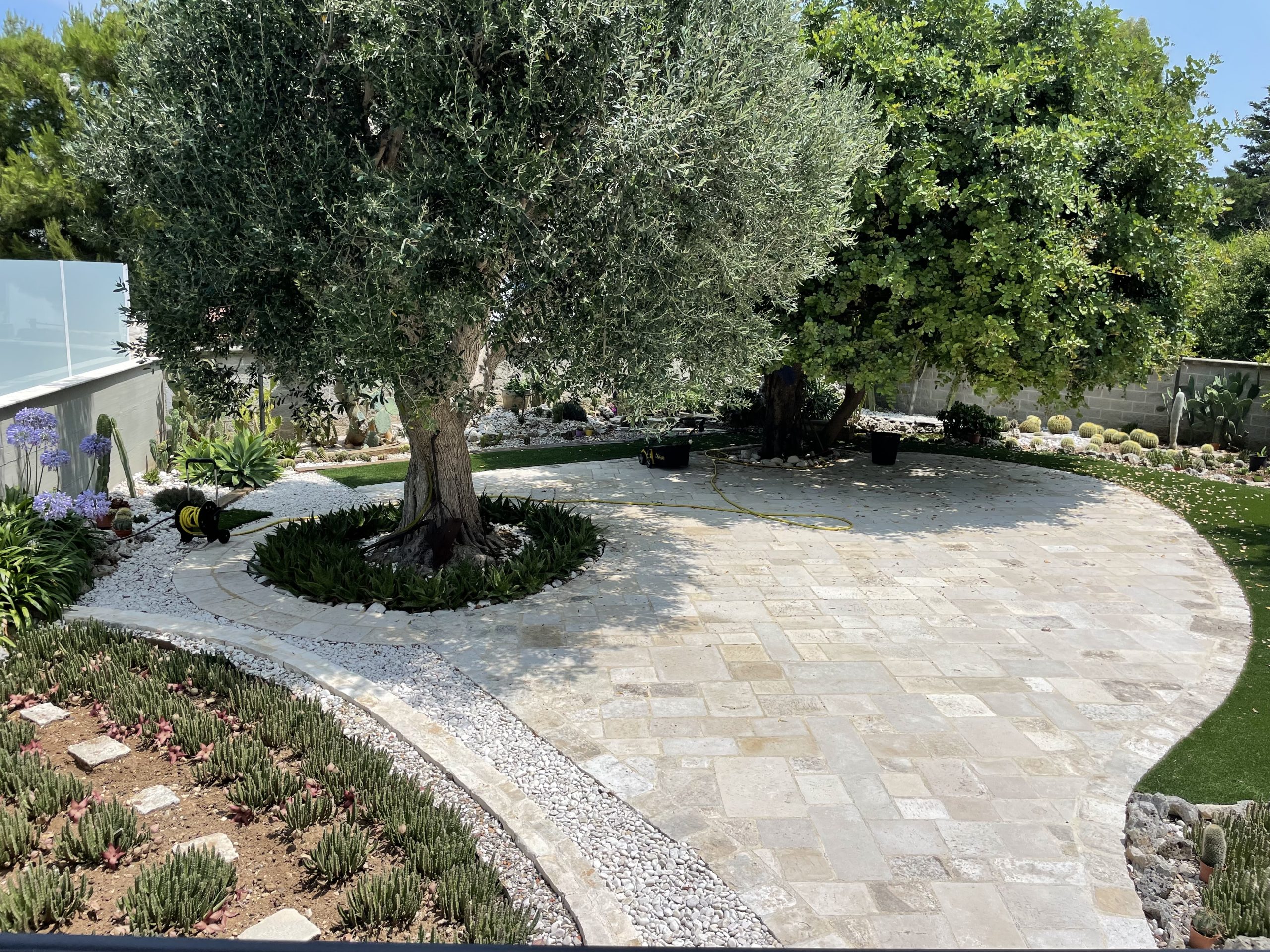 Ciottoli e Arredo Giardino (video)